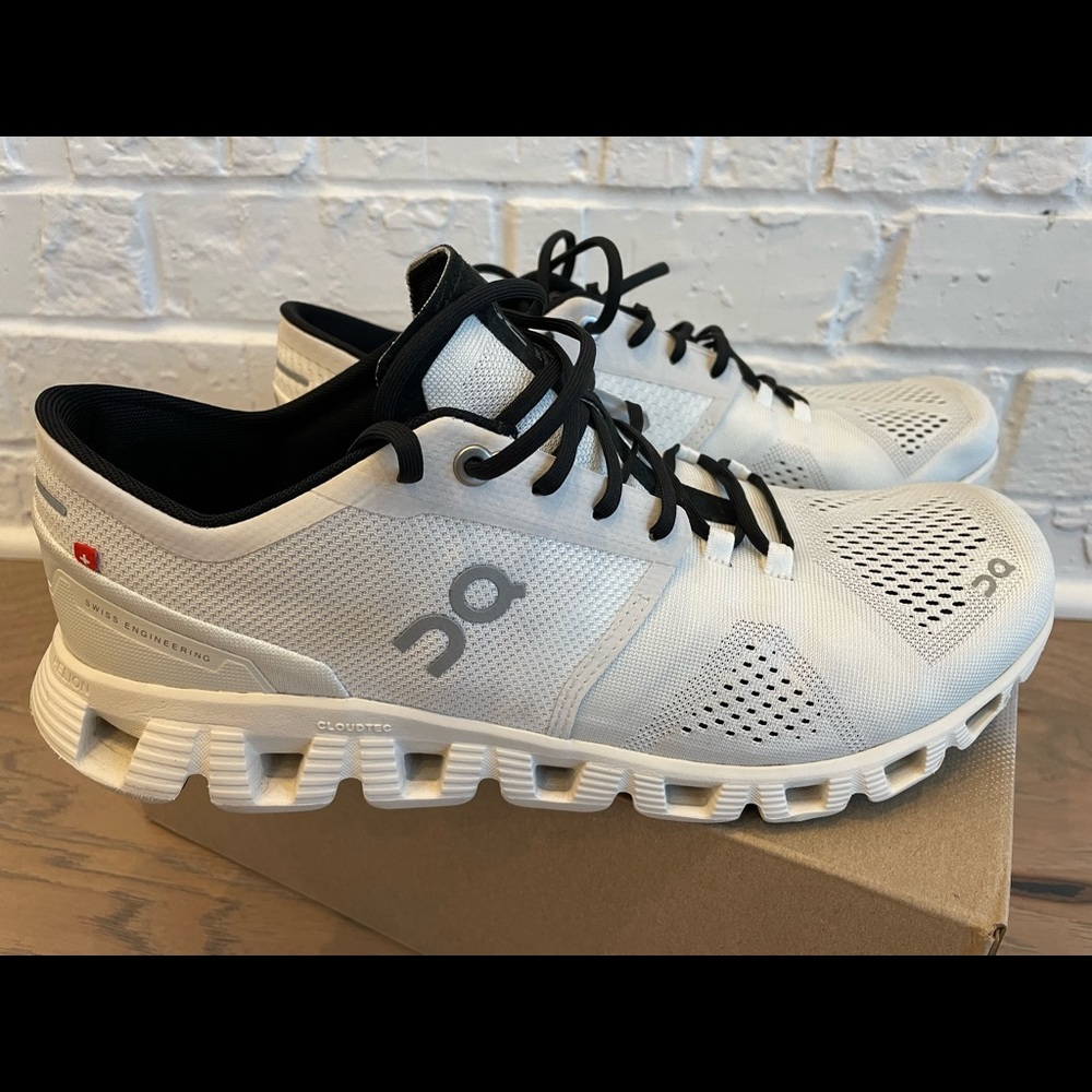 Almost new On Cloud X Mens 10.5